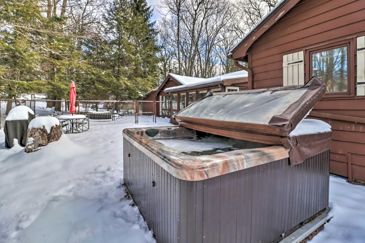 Rustic Harmony With Fire Pit And Hot Tub!