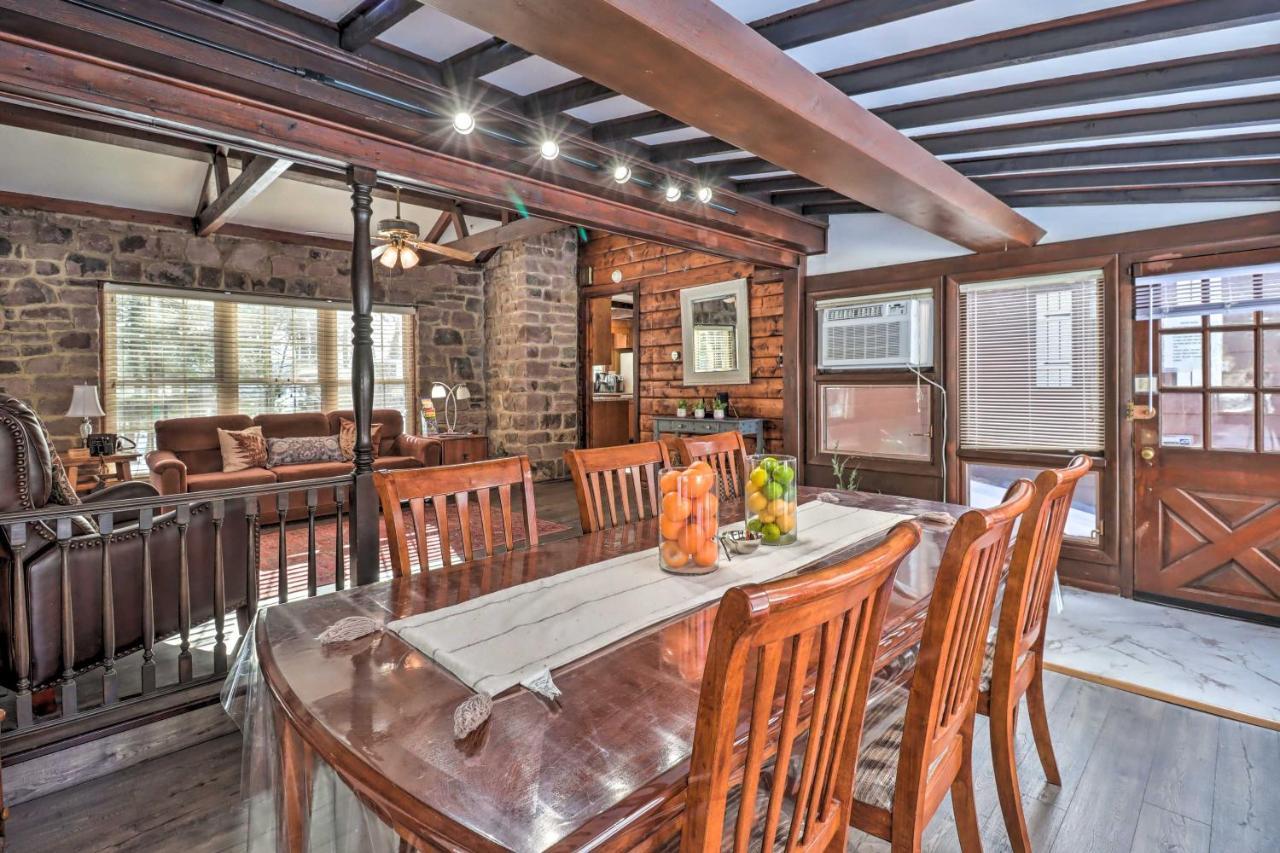 Casa vacanze Rustic Harmony With Fire Pit And Hot Tub! Lake Harmony