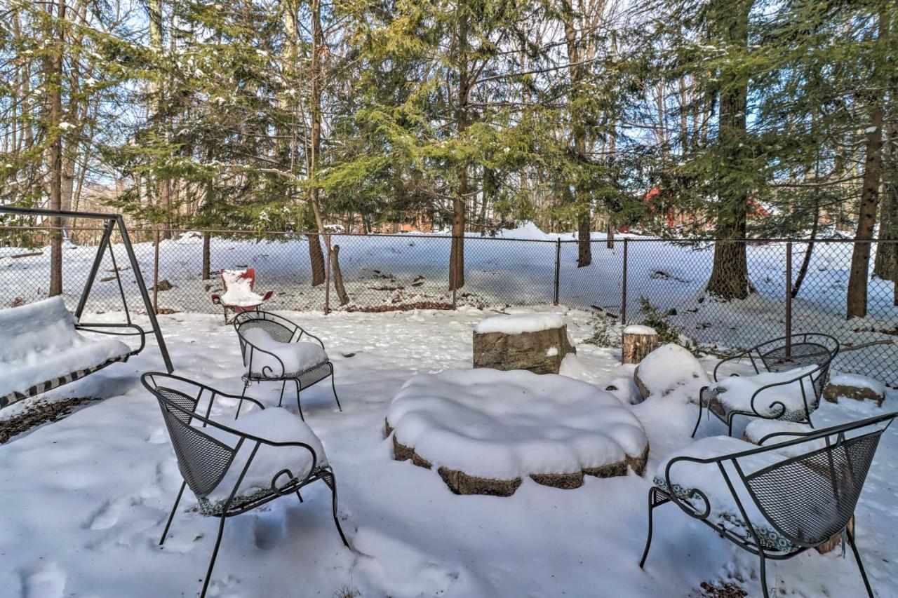Rustic Harmony With Fire Pit And Hot Tub! Holiday home Lake Harmony