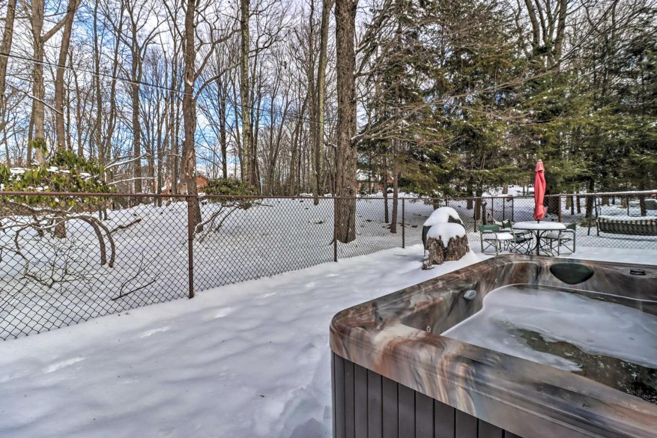 Rustic Harmony With Fire Pit And Hot Tub! Holiday home Lake Harmony