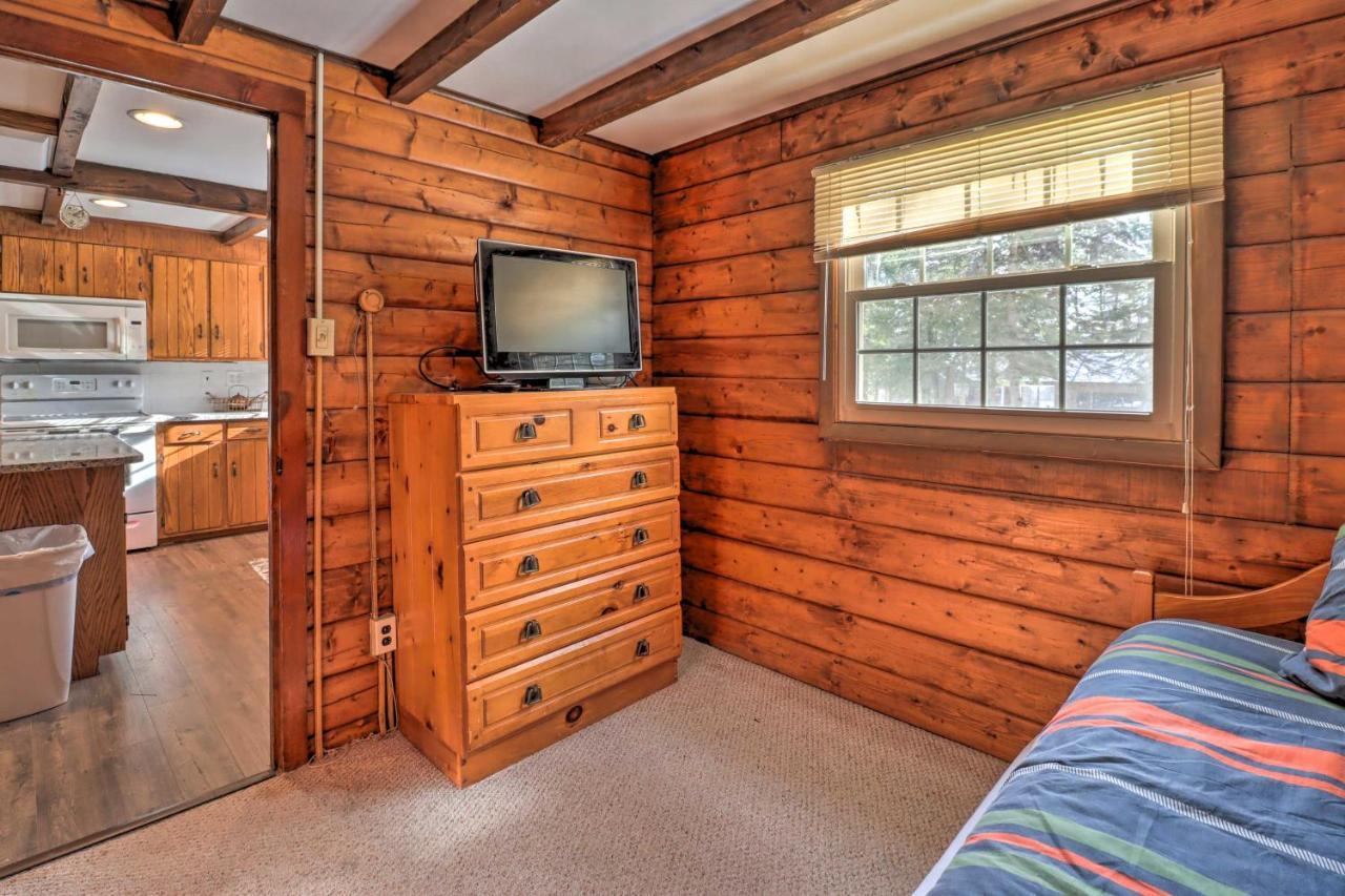 Holiday home Rustic Harmony With Fire Pit And Hot Tub! Lake Harmony